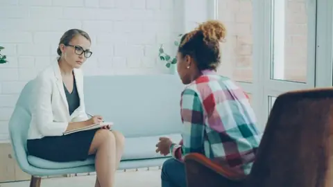 Psychologist vs. Psychiatrist: Which One Should You Choose?